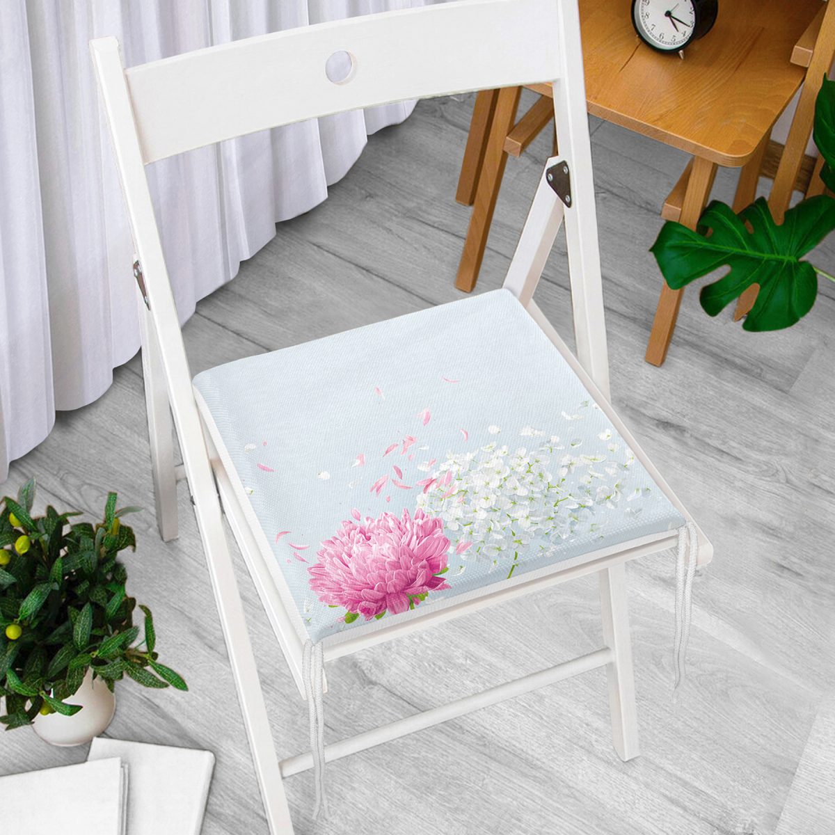 Mavi Zeminde Fuşya Beyaz Ortanca Çiçeği Baskılı Fermuarlı Sandalye Minderi Realhomes