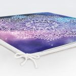 Gökkuşağı Zemininde Beyaz Mandala Çizimli Dekoratif Fermuarlı Sandalye Minderi Realhomes