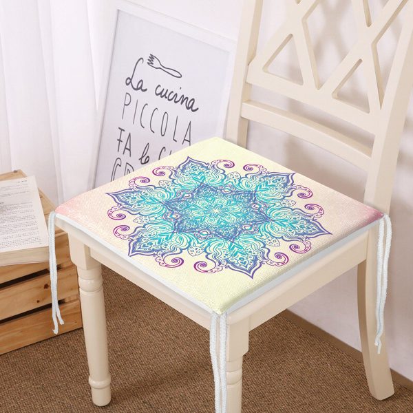 Siyah Zeminde Beyaz Mandala Desenli Dekoratif Fermuarlı Sandalye Minderi Realhomes