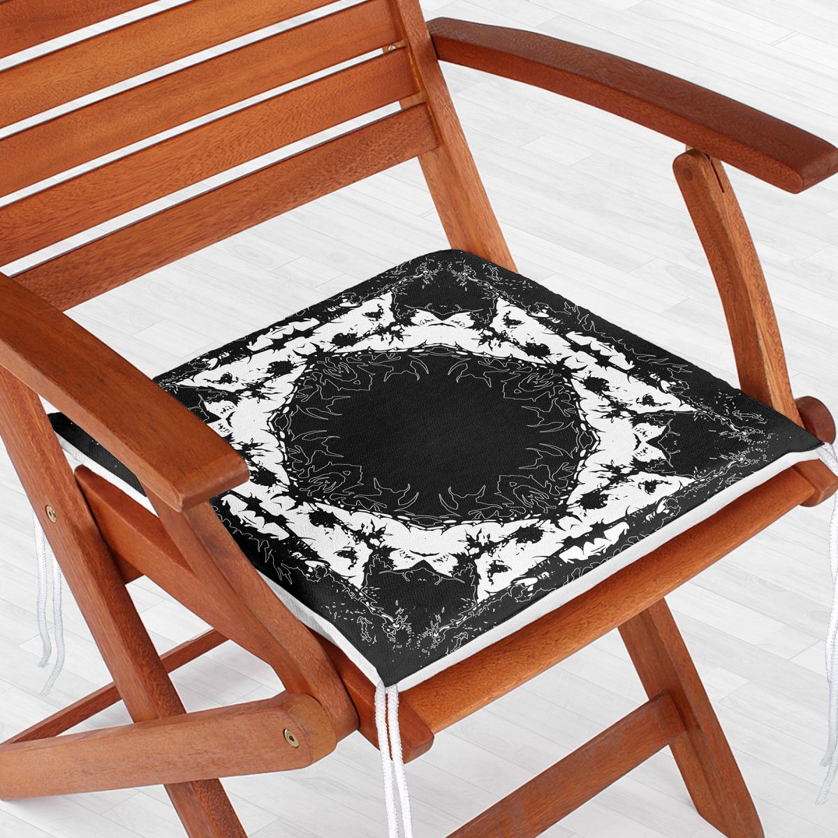 Siyah Zeminde Kare Mandala Desenli Özel Tasarım Fermuarlı Sandalye Minderi Realhomes