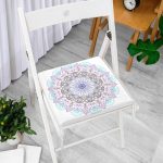 Beyaz Zeminde Açık Renkte Mandala Fermuarlı Sandalye Minderi Realhomes