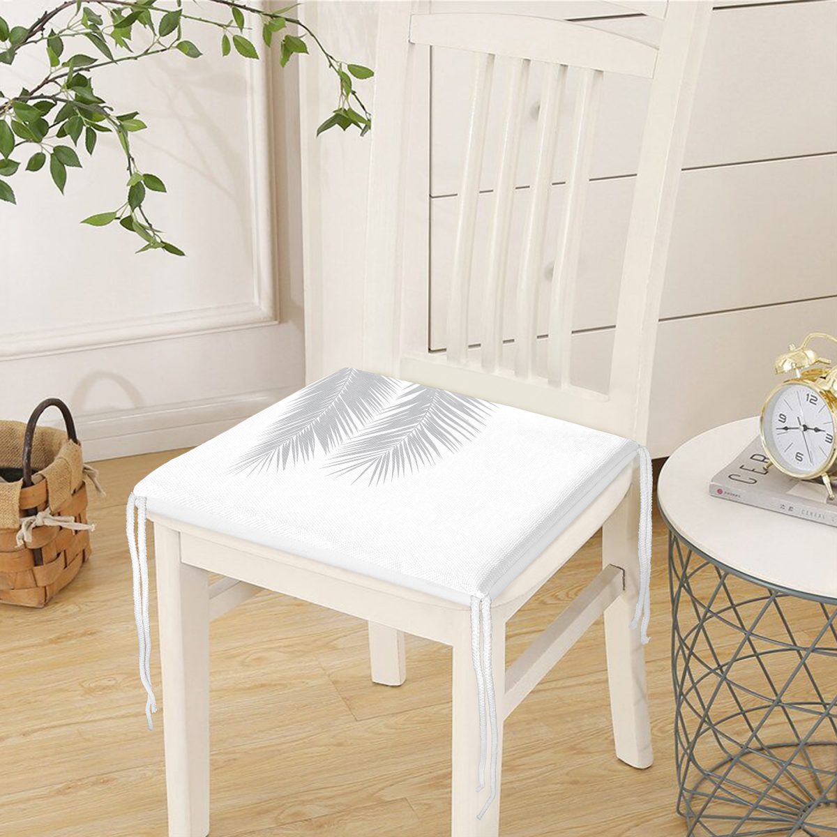 Beyaz Zeminde Gri Palmiye Yaprakları Özel Tasarım Fermuarlı Sandalye Minderi Realhomes