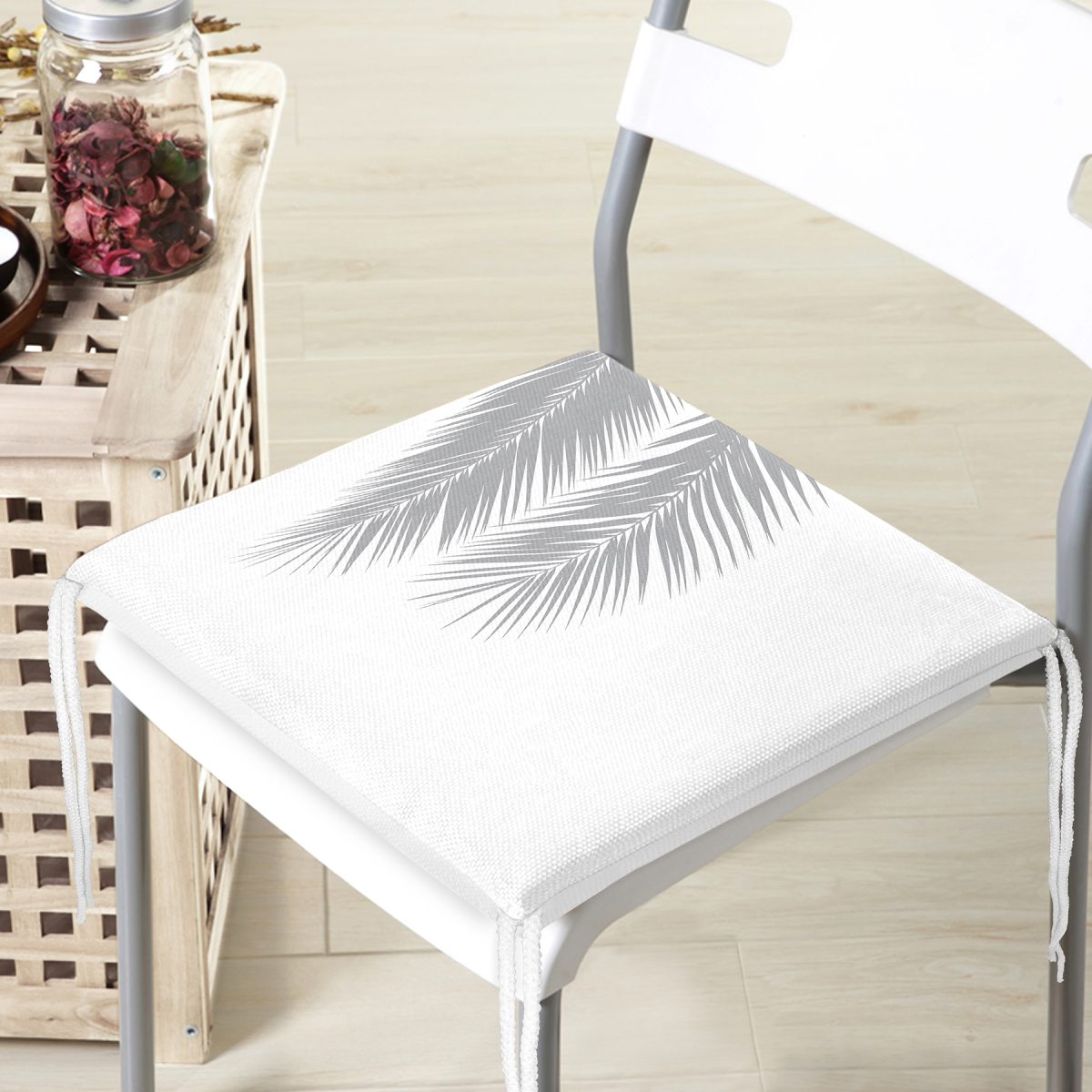 Beyaz Zeminde Gri Palmiye Yaprakları Özel Tasarım Fermuarlı Sandalye Minderi Realhomes