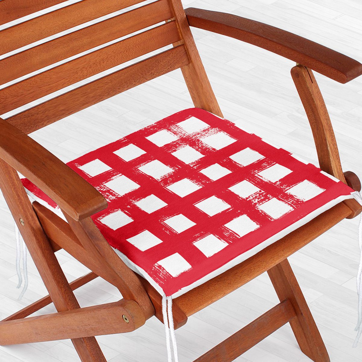 Kırmızı Zeminde Geometrik Kare Motifli Dekoratif Fermuarlı Sandalye Minderi Realhomes