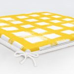 Sarı Zeminde Geometrik Kare Motifli Dekoratif Fermuarlı Sandalye Minderi Realhomes