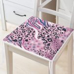 Lila Zemin Üzerinde Leopar Deseni Baskılı Özel Tasarım Dekoratif Fermuarlı Sandalye Minderi Realhomes