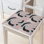 - httpsrealarge.comserdarMinderFermuarli-KareFrm-5309gri-Gorsel12-Gorsel - Realhomes Gri Zemin Üzerinde Soyut Geometrik Çizim Motifli Fermuarlı Sandalye Minderi Realhomes