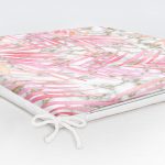 Mermer Zemin Üzerinde Gold Aytıntı Temalı Pembe Tropik Yaprak Desenli Fermuarlı Sandalye Minderi Realhomes