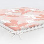 Gri Zemin Üzerinde Pembe Beyaz Yaprak Motifli Dekoratif Fermuarlı Sandalye Minderi Realhomes