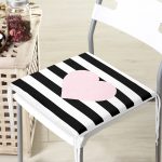 Pembe Kalp Dekorati Kare Sandalye Minderi 40x40cm Fermuarlı Realhomes