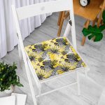 - httpsrealarge.comserdarMinderFermuarli-KareFrm-5367-Gorsel12-Gorsel - Realhomes  Sarı Zemin Üzerinde Beyaz Ve Gri Yaprak Motifli Fermuarlı Sandalye Minderi Realhomes