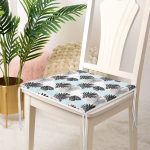 - httpsrealarge.comserdarMinderFermuarli-KareFrm-5381-Gorsel12-Gorsel-3 - Realhomes  Mavi Zemin Üzerinde Siyah Kurumuş Yaprak Motifli Dekoratif Fermuarlı Sandalye Minderi Realhomes