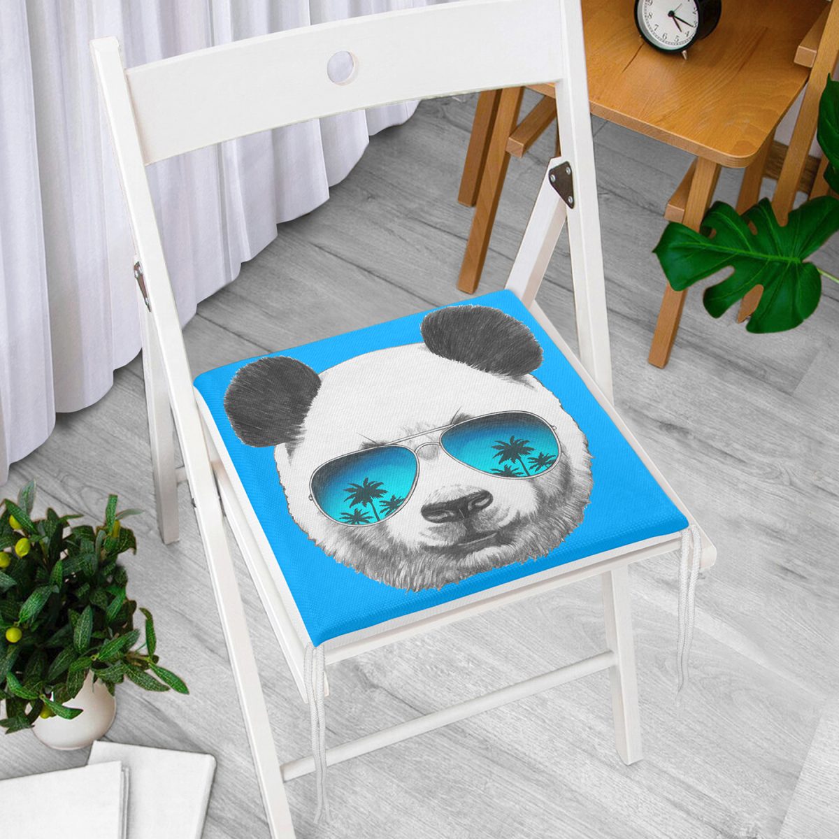 Mavi Zeminde Gözlüklü Cool Panda Motifli Dekoratif Fermuarlı Sandalye Minderi Realhomes