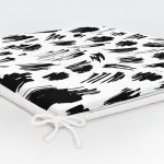 - httpsrealarge.comserdarMinderFermuarli-KareFrm-5765-Gorsel12-Gorsel-5 - Realhomes  Beyaz Zeminde Anlamsız Çizgiler Motifli Fermuarlı Sandalye Minderi Realhomes