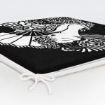 - httpsrealarge.comserdarMinderFermuarli-KareFrm-5805-Gorsel12-Gorsel-5 - Realhomes  Siyah Zeminde Gri Japon Kız Motifli Dekoratif Fermuarlı Sandalye Minderi Realhomes