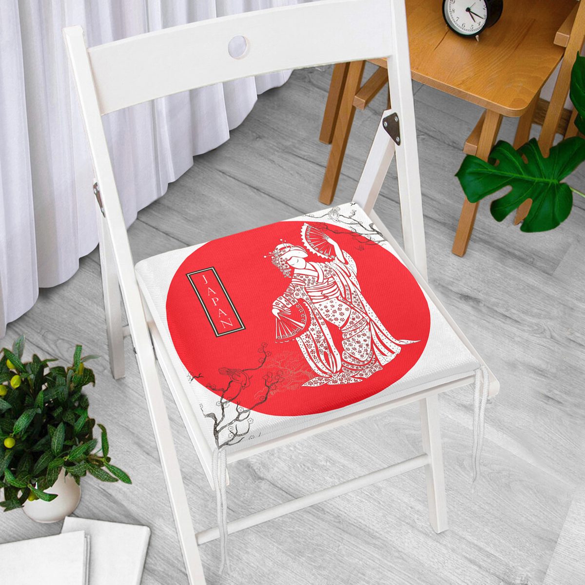 Ağaç Dal Motifli Japan Kız Motifli Dekoratif Fermuarlı Sandalye Minderi Realhomes
