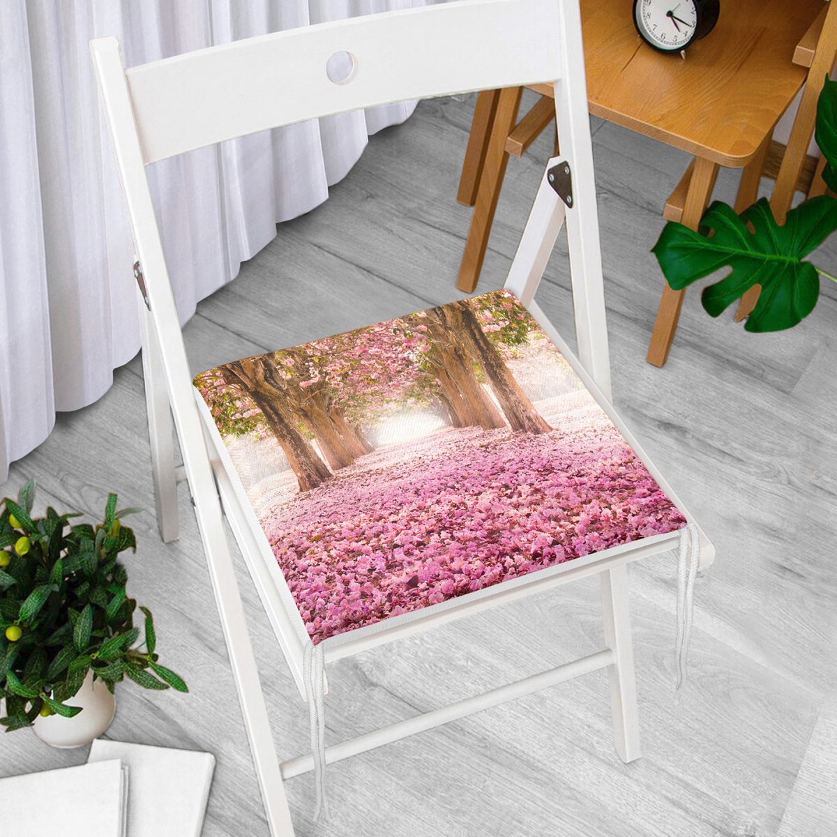 Çiçek Bahçesi Dekorati Kare Sandalye Minderi Realhomes