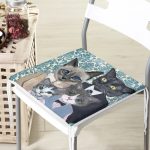 - httpsrealarge.comserdarMinderFermuarli-KareFrm-KediAile-Gorsel12-Gorsel-3 - Realhomes RealHomes Özel Tasarım Fermuarlı Sandalye Minderi Realhomes