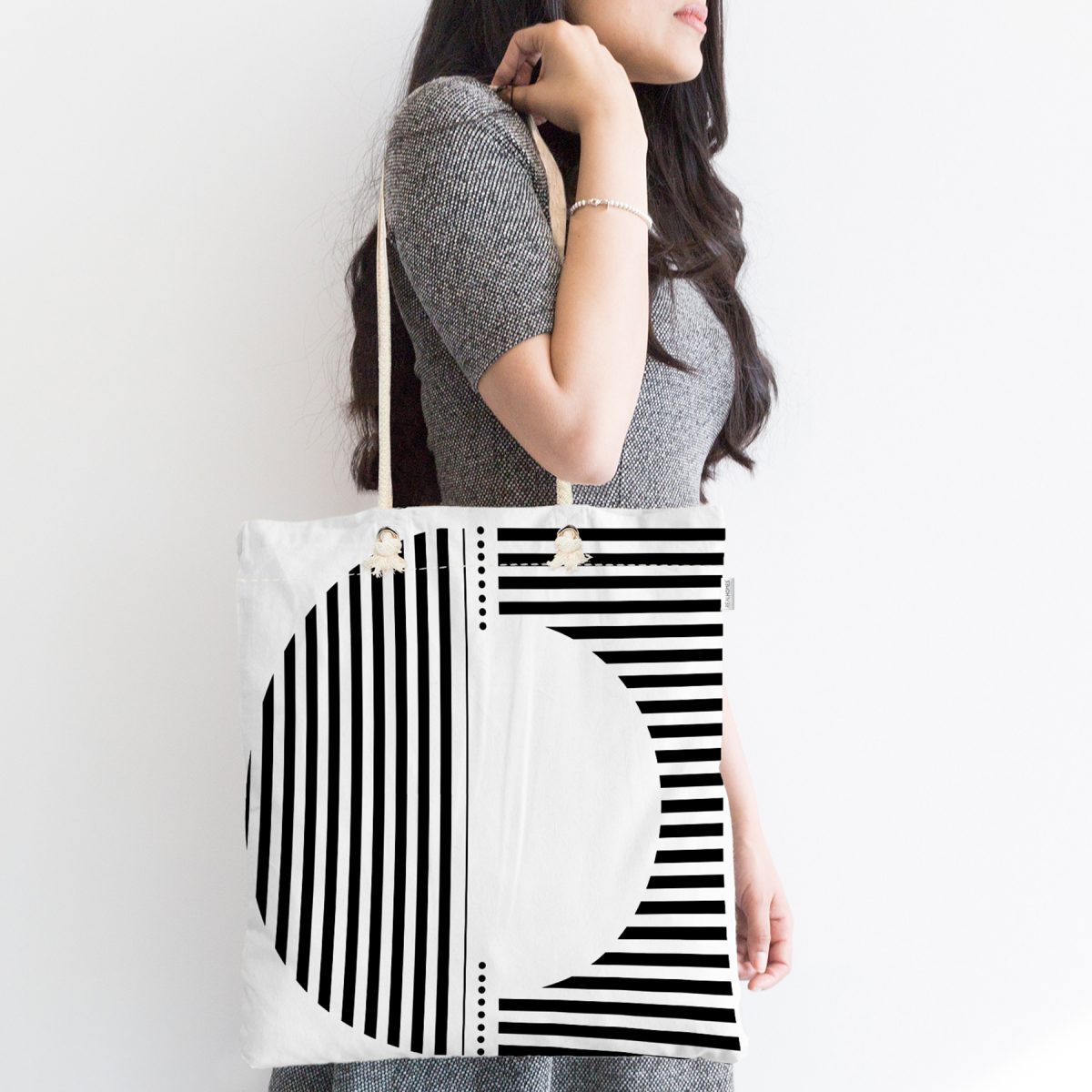 Siyah Beyaz Çizgili Tasarım Dekoratif Fermuarlı Kumaş Omuz Çantası Realhomes