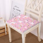 Pembe Zeminli Unicorn Motifli Özel Tasarım Dijital Baskılı Modern Fermuarlı Sandalye Minderi Realhomes