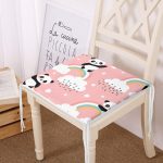 - Print - Realhomes Pembe Zeminde Bulutlar Ve Panda Dijital Baskılı Özel Tasarım Modern Fermuarlı Sandalye Minderi Realhomes