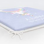 - Frm-4368-Gorsel-5 - Realhomes Unicorn Party Yazılı Özel Tasarımlı Dijital Baskılı Çocuk Odası Fermuarlı Sandalye Minderi Realhomes