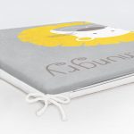 - Frm-4381g-Gorsel-5 - Realhomes Gri Zeminde Hungry Aslan Motifli Dijital Baskılı Bebek Odası Fermuarlı Sandalye Minderi Realhomes