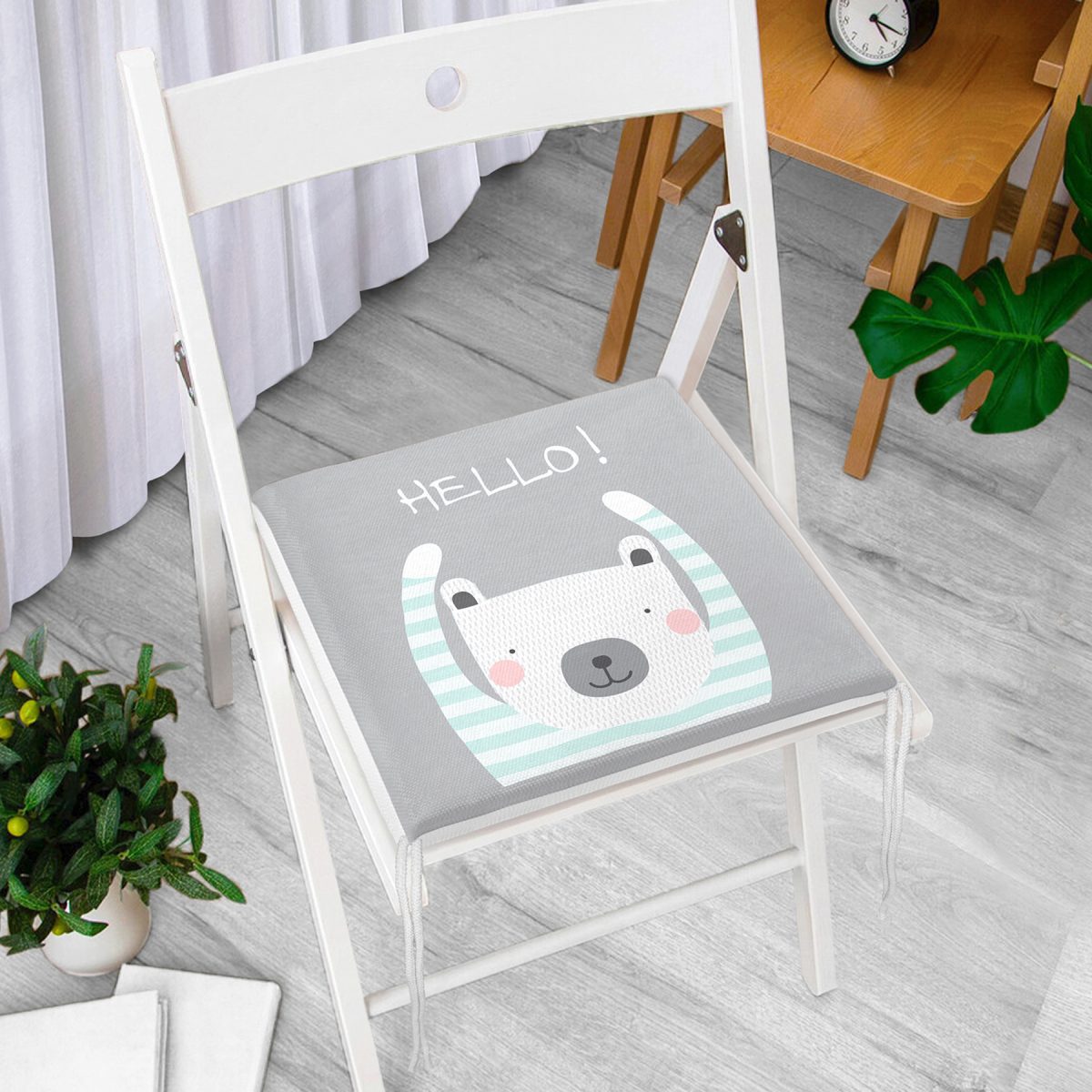 Gri Zeminde Sevimli Ayıcık Motifli Modern Fermuarlı Sandalye Minderi Realhomes