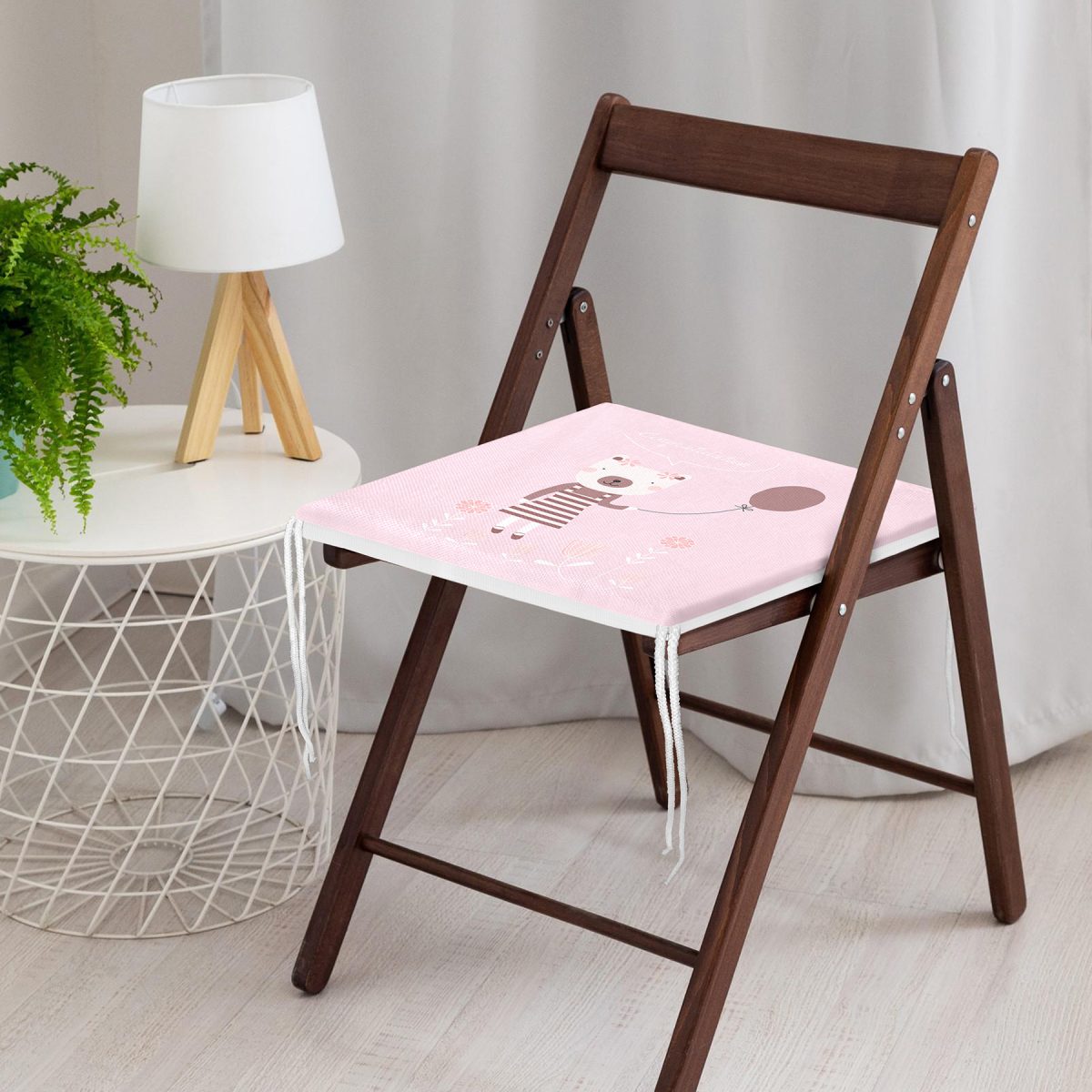 Pembe Zeminde Balon ve Ayıcık Desenli Bebek Odası Fermuarlı Sandalye Minderi Realhomes