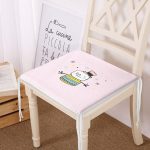 - Frm-4428-Gorsel - Realhomes Pembe Zeminde Kardan Adam Çizim Desenli Modern Fermuarlı Sandalye Minderi Realhomes