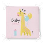 - Frm-4475-Gorsel-4 - Realhomes Pembe Zeminde Balon ve Zürafa Desenli Özel Tasarım Bebek Odası Fermuarlı Sandalye Minderi Realhomes