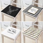 - RealHomes Fermuarlı Sandalye Minderi - Realhomes 4'lü Gold Yazılı Siyah Beyaz Zeminli Fermuarlı Sandalye Minderi Seti Realhomes