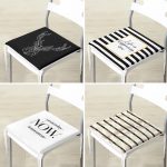 - RealHomes Fermuarlı Sandalye Minderi - Realhomes 4'lü Gold Yazılı Siyah Beyaz Zeminli Fermuarlı Sandalye Minderi Seti Realhomes