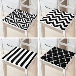 - RealHomes Fermuarlı Sandalye Minderi - Realhomes  4'lü Siyah Beyaz Geometrik Şekiller Fermuarlı Sandalye Minderi Seti Realhomes
