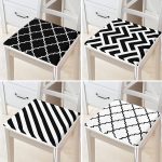 - RealHomes Fermuarlı Sandalye Minderi - Realhomes  4'lü Siyah Beyaz Geometrik Şekilli Fermuarlı Sandalye Minderi Seti Realhomes