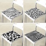 - RealHomes Fermuarlı Sandalye Minderi - Realhomes  4'lü Beyaz Zemin Üzerinde Zebra Desenli Modern Fermuarlı Sandalye Minderi Seti Realhomes