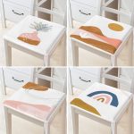 4'lü Beyaz Zemin Üzerinde Onedraw Çizimli Modern Fermuarlı Sandalye Minderi Seti Realhomes