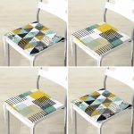 - RealHomes Fermuarlı Sandalye Minderi - Realhomes  4'lü Beyaz Zemin Üzerinde Geometrik Desenli Modern Fermuarlı Sandalye Minderi Seti Realhomes