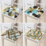 4'lü Beyaz Zemin Üzerinde Gold Detaylı Geometrik Desenli Modern Fermuarlı Sandalye Minderi Seti Realhomes