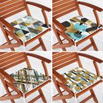 4'lü Beyaz Zemin Üzerinde Gold Detaylı Geometrik Desenli Modern Fermuarlı Sandalye Minderi Seti Realhomes