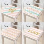 4'lü Beyaz Zemin Üzerinde Gold Detay Love Yazılı Modern Fermuarlı Sandalye Minderi Seti Realhomes