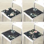 - RealHomes Fermuarlı Sandalye Minderi - Realhomes  4'lü Siyah Zemin Üzerinde Çiçek Desenli Modern Fermuarlı Sandalye Minderi Seti Realhomes