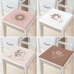 4'lü Renkli Zemin Üzerinde Onedraw Çizimli Modern Fermuarlı Sandalye Minderi Seti Realhomes