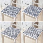 4'lü Kot Zemin Üzerinde Geometrik Şekiller Motifli Dijital Baskılı Fermuarlı Sandalye Minderi Seti Realhomes