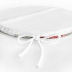 - RealHomes Yuvarlak Fermuarlı Minder - Realhomes Kırmızı Gül & Kozalak Tasarımlı Dijital Baskılı Modern Yuvarlak Fermuarlı Sandalye Minderi Realhomes