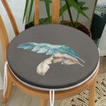 - RealHomes Yuvarlak Fermuarlı Minder - Realhomes  Mavi & Sarı Tüy Motifli Dijital Baskılı Yuvarlak Fermuarlı Sandalye Minderi Realhomes