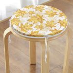 - RealHomes Yuvarlak Fermuarlı Minder - Realhomes  Gold Yaprak Motifli Dijital Baskılı Modern Yuvarlak Fermuarlı Sandalye Minderi Realhomes