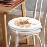 - RealHomes Yuvarlak Fermuarlı Minder - Realhomes Gold Yaprak Detaylı Geyik Tasarımlı Dijital Baskılı Yuvarlak Fermuarlı Sandalye Minderi Realhomes