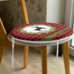 - RealHomes Yuvarlak Fermuarlı Minder - Realhomes  Ekose Zemin Çelenkli Geyik Motifli Dijital Baskılı Modern Yuvarlak Fermuarlı Sandalye Minderi Realhomes