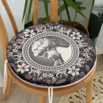 - RealHomes Yuvarlak Fermuarlı Minder - Realhomes Gül & Portre Motifli Dijital Baskılı Yuvarlak Fermuarlı Sandalye Minderi Realhomes